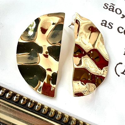 Brinco Martelado Dourado