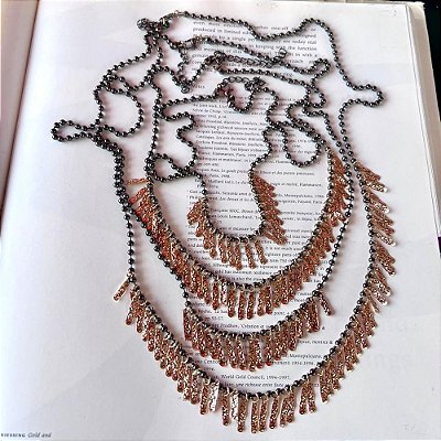 Colar Voltas Bolinhas Grafite