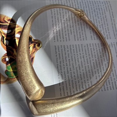 Choker Tubo Chanfrado Dourado Fosco