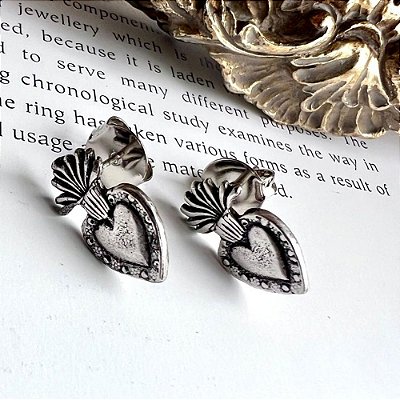 Brinco Coração Prateado Vintage