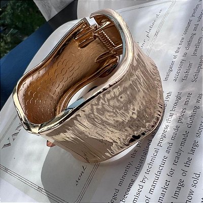 Bracelete Orgãnico Riscas Dourado