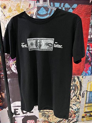 T-shirt Money First Preto
