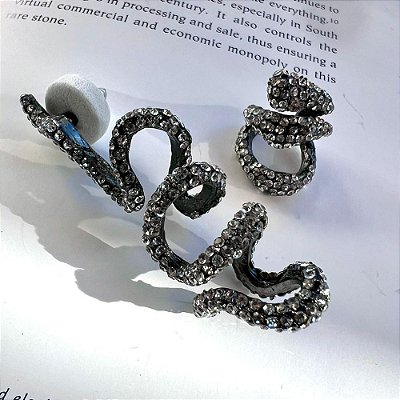 Brinco Earcuff Cobra Grafite