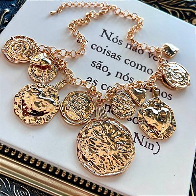 Colar Medalhas Marteladas Dourado