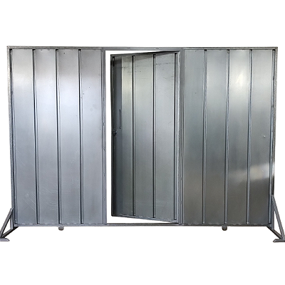 Portão de Correr Frisado Vertical Com Social Acoplado