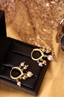 Brinco de Argola com pérolas