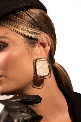 Maxi Brinco Quadrado Resinado Banho Ouro