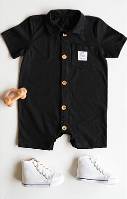 Macacão minimalista preto