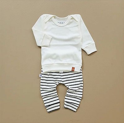 Conjunto branco com listra