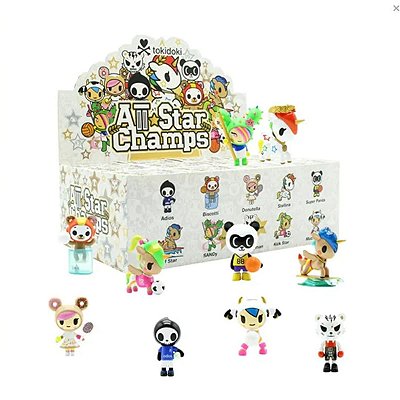 CAIXA SURPRESA  ALL STAR CHAMPS TOKIDOKI 10 CM .
