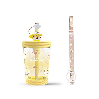 COPO COM ALÇA DE OMBRO E CANUDO MODELO SANRIO POMPOMPURIN 535ML.