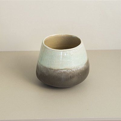 Vaso em Cerâmica Mod: Lume de 15x12cm - Cor: Erva Doce e Cimento Queimado