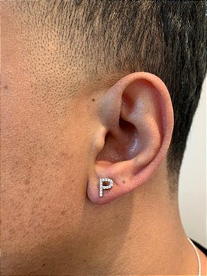 Brinco Masculino Par Letra P (7,8X6mm) Banhado A Ouro Branco BRI119