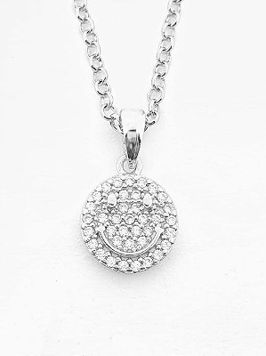 Pingente Smile Redondo Cravejado (9,5mm) Banhado A Ouro Branco PIN002
