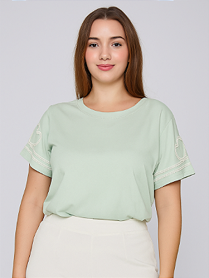 Blusa bordada na manga coração