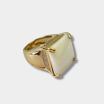 Anel Luxo Em Madrepérola Cravejado Dourado