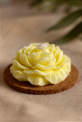 Vela decorativa aromática Peônia amarela