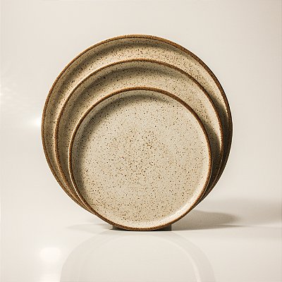 Conjunto de Pratos Brancos