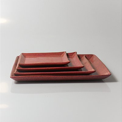 Conjunto de Pratos Quadrados Groselha
