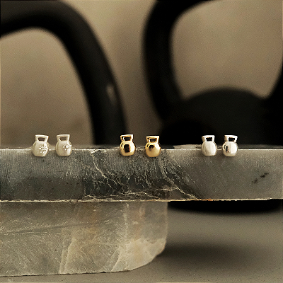 Brinco Kettlebell Estrela Ouro