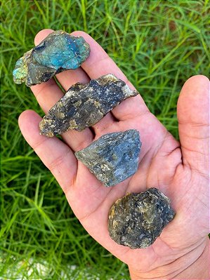 Labradorita bruta - Pedra da magia