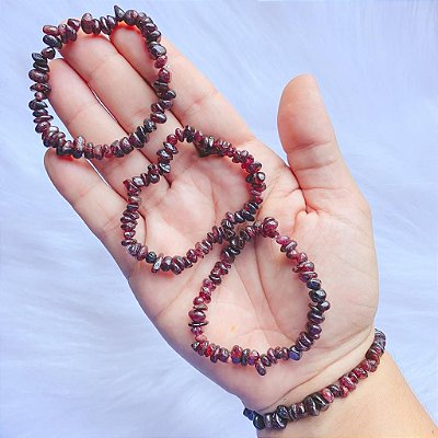 Pulseira cascalho de Granada - autoestima e Poder