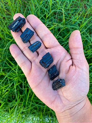 Pedra bruta - turmalina negra até 15gr