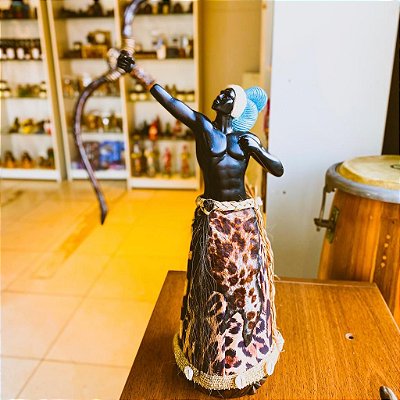 Imagem de Oxóssi em resina - Camasi 35cm