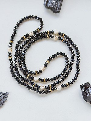 Guia de Cristal Preta com caveiras brancas