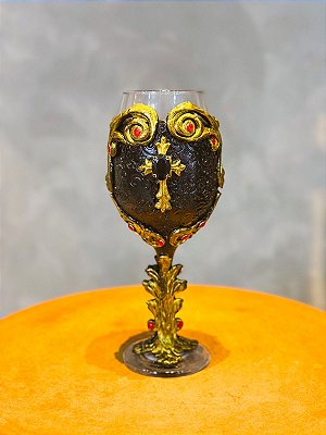 Taça luxo preta e dourado com cruz