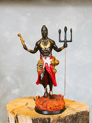 Imagem luxo Orixá Exu em resina 26cm