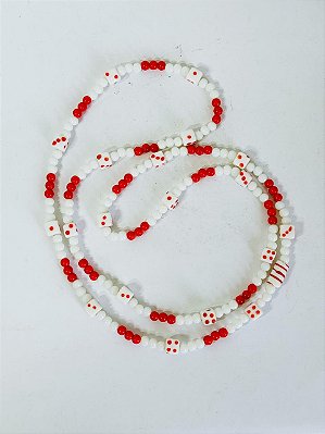 Guia de porcelana vermelha e branca com dados