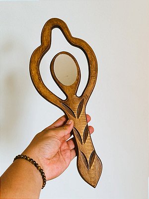 Abebê vazado em madeira