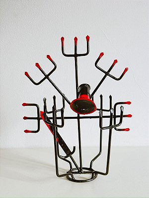 Ferradura para assentamento tridente e cartola para exu