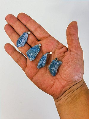 Pingente de quartzo azul bruto - Sabedoria e Comunicação