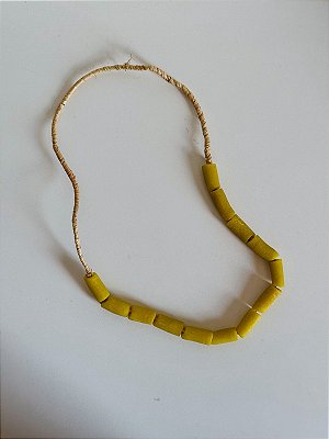Ileke coral Africano Monjolo - Amarelo