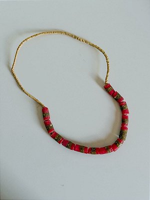 Ileke coral Africano Monjolo - Vermelho com dourado