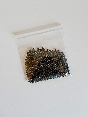 Pacote de Miçanga 50g - Preto Leitoso