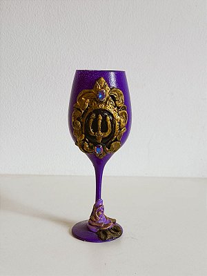 Taça luxo de PombaGira roxa com tridente e strass