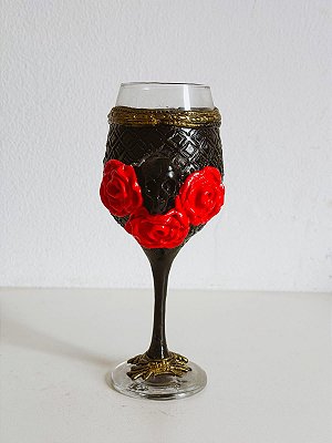 Taça luxo Pomba Gira com 3 rosas vermelhas e caveira Preta