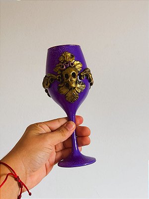 Taça luxo para Pomba Gira Roxa com caveira dourada