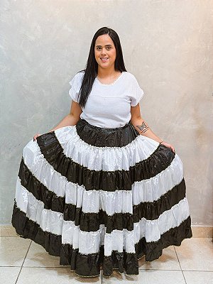 Saia 7 babados preto e branca com 12m de roda