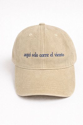 Boné Aquí solo corre el viento