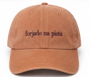 Boné Forjado na Pista