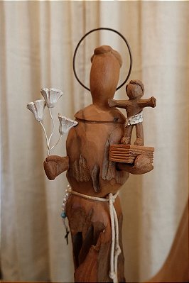 Santo Antônio em Madeira Umburana | Divina Brasilidade