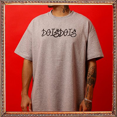 Camiseta DoisDois Oversized "TAG" Light Grey