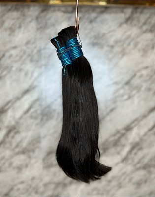 Cabelo liso com leves ondulações 35/40