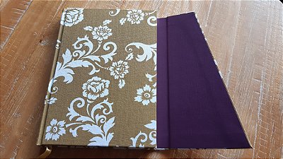 Caderno Floral Dourado - Fecho com Imã