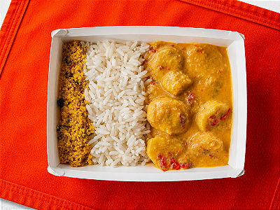 Moqueca de Banana da Terra, Arroz Branco e Farofa Cítrica - 200g ou 350g