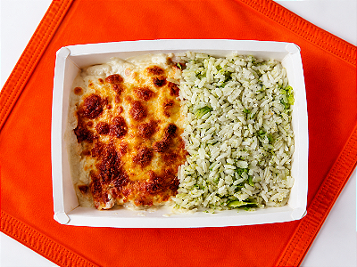Frango Gratinado com Cebola Caramelizada e Arroz com Brócolis - 200g